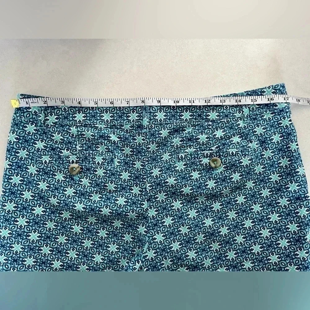 Lord & Taylor/ Shorts/ Patterned/ Size  US 10 - Picture 8 of 9